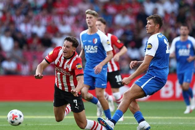 EINDHOVEN , 02-08-2026 , Philips Stadium , Dutch football Johan Cruijff Schaal season 2026 2027, Match between PSV - AZ , picture shows , PSV player Ruben van Bommel , AZ player Lewis Schouten PSV - AZ (JC Cup)  x205414049x Copyright: