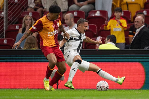 Galatasaray v Rennes - Friendlies ISTANBUL, TURKIYE - AUGUST 2: Gabriel Sara (L) of Galatasaray in action during friendlies between Galatasaray and Rennes at RAMS Park in Istanbul, Turkiye on August 2, 2026. Celal Günes Anadolu Istanbul Turkey. Editorial use only. Please get in touch for any other usage.  Copyright: x2026xAnadoluxCelalxGüneÅüx