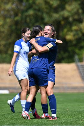 02.08.2026, Fußball, 2. Frauen-Bundesliga, 2026 2027, 1. Spieltag, SG 99 Andernach - SV Meppen Jubel nach dem ersten Saisontreffer durch Narjiss Ahamad (6 Andernach) und Mitspielerin Leonie Krump (10 Andernach). *** August 2, 2026, Soccer, Women s Bundesliga 2, 2026–2027, Matchday 1, SG 99 Andernach vs. SV Meppen Celebrations after Narjiss Ahamad (6, Andernach) scored the first goal of the season, alongside teammate Leonie Krump (10, Andernach)