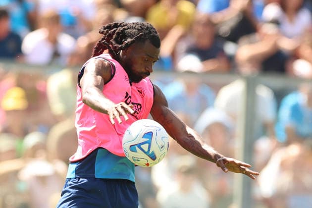 SSC Napoli Training Session Frank Zambo Anguissa of Napoli during a training session on the first day of the preseason camp of SSC Napoli at Stadio Patini in Castel di Sangro, Italy, on August 2, 2025. Castel di Sangro Italy  Copyright: xCiroxDexLucax originalFilename:deluca-sscnapol260802_npMaL.jpg