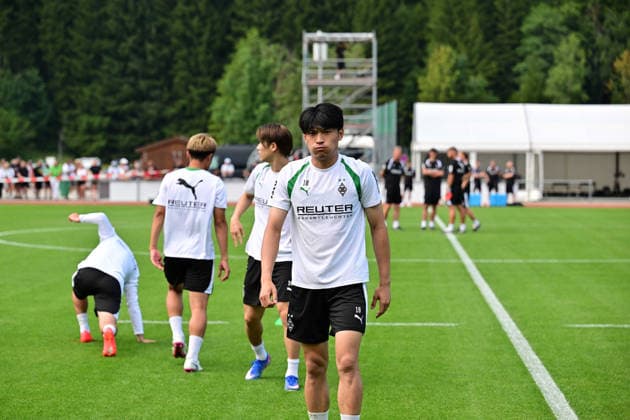 02.08.2026; Rottach-Egern; Fussball, Herren, Saison 2026 2027, Trainingslager Borussia Moenchengladbach Shuto Machino (Gladbach) DFL regulations prohibit any use of photographs as image sequences and or quasi-video. Stadion Am Birkenmoos Bayern Deutschland *** August 2, 2026 Rottach Egern Soccer, Men s, 2026–2027 Season, Training Camp Borussia Mönchengladbach Shuto Machino Gladbach DFL regulations prohibit any use of photographs as image sequences and or quasi-video Am Birkenmoos Stadium Bavaria, Germany