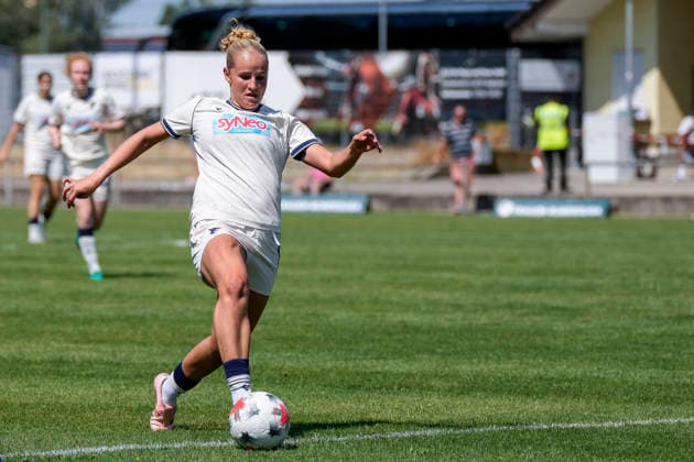 Jule Krips (TSG II, 10), am Ball, Freisteller, Ganzkörper, Einzelbild, Einzelfoto, Aktion, Action, 02.08.2026, St. Leon-Rot (Deutschland), Fussball, 2. Frauen-Bundesliga, TSG 1899 Hoffenheim U20 - FC Viktoria Berlin, DFB DFL REGULATIONS PROHIBIT ANY USE OF PHOTOGRAPHS AS IMAGE SEQUENCES AND OR QUASI-VIDEO. *** Jule Krips TSG II, 10, on the ball, cutout, full body, single frame, single photo, action, 02 08 2026, St. Leon-Rot, Germany, soccer, Women’s Bundesliga 2, TSG 1899 Hoffenheim U20 vs. FC Viktoria Berlin, DFB and DFL regulations prohibit any use of photographs as image sequences and or quasi-video xozx