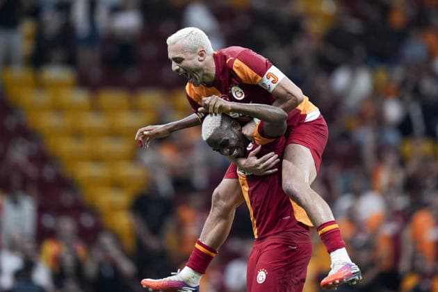 Galatasaray v Rennes - Friendlies ISTANBUL, TURKIYE - AUGUST 2: Victor Osimhen (L) and Baris Alper Yilmaz (R) of Galatasaray celebrate at the end of the friendlies between Galatasaray and Rennes at RAMS Park in Istanbul, Turkiye on August 2, 2026. Arife Karakum Anadolu Istanbul Turkey. Editorial use only. Please get in touch for any other usage.  Copyright: x2026xAnadoluxArifexKarakumx
