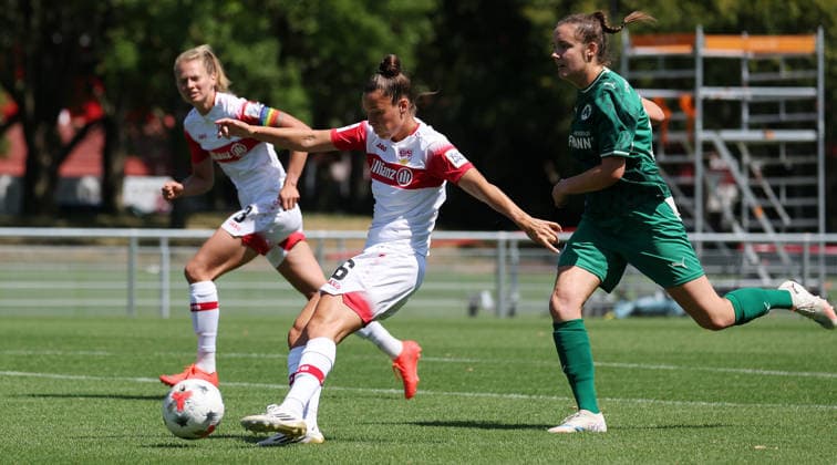 2026.08.02, Deutschland, Stuttgart, Fußball VfB Stuttgart Frauen vs. Spvgg Greuther Fürth, Tor zum 2:0 durch Torschützin Nicole Billa (VfB, Mitte) *** August 2, 2026, Germany, Stuttgart, Soccer: VfB Stuttgart Women vs. Spvgg Greuther Fürth, Goal to make it 2–0 by VfB scorer Nicole Billa, center