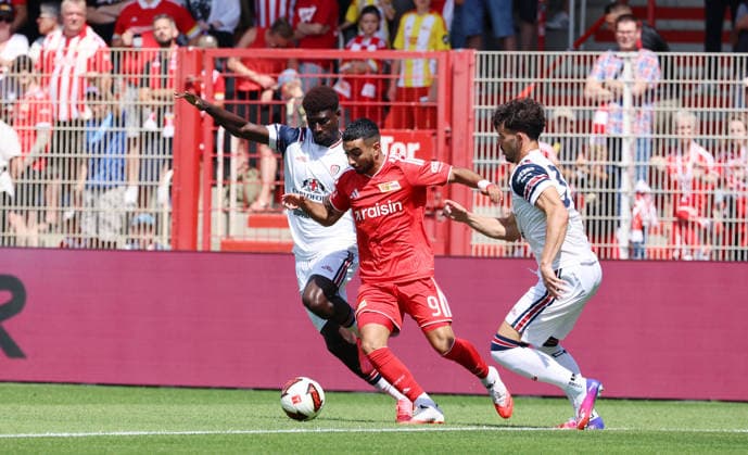 Michel Adopo, Livan Burcu am Ball, Fugueiredo Da Silva Zweikampf Spielszene Aktion Fußball Fussball Bundesliga Herren DFL Testspiel Saison 2026 2027 02.08.2026 1.FC Union Berlin FCU vs. Cagliari Calcio DFL regulations prohibit any use of photographs as image sequences and or quasi-video. *** Michel Adopo, Livan Burcu with the ball, Fugueiredo Da Silva, tackle, game scene, action, sports, soccer, Bundesliga, men s, DFL, friendly match, 2026–2027 season, February 8, 2026, 1. FC Union Berlin (FCU) vs. Cagliari Calcio. DFL regulations prohibit any use of photographs as image sequences and or quasi-video.