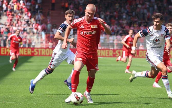 Dmytro Bogdanov am Ball Einzelbild Freisteller Aktion Fußball Fussball Bundesliga Herren DFL Testspiel Saison 2026 2027 02.08.2026 1.FC Union Berlin FCU vs. Cagliari Calcio DFL regulations prohibit any use of photographs as image sequences and or quasi-video. *** Dmytro Bogdanov with the ball; single frame; cutout; action; sports; soccer; Bundesliga; men s; DFL; friendly match; 2026–2027 season; February 8, 2026; 1. FC Union Berlin (FCU) vs. Cagliari Calcio; DFL regulations prohibit any use of photographs as image sequences and or quasi-video