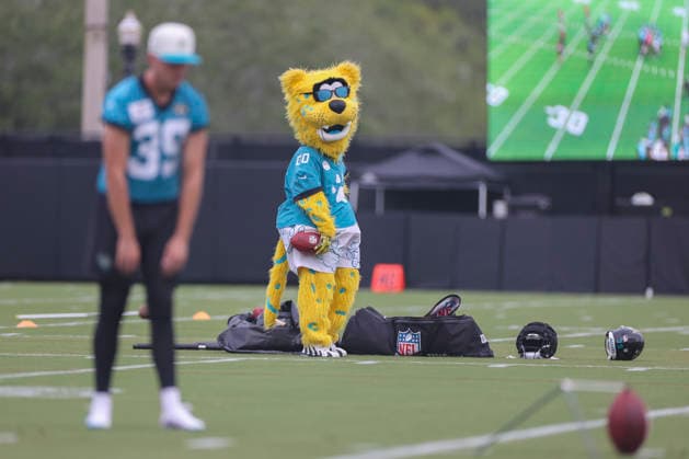 JACKSONVILLE, FL - AUGUST 02: Jaxson De Ville, the Jacksonville Jaguars mascot, looks on during training camp on August 2, 2026 at the Miller Electric Center in Jacksonville, Fl. (Photo by David Rosenblum Icon Sportswire) NFL, American Football Herren, USA AUG 02 Jaguars Training Camp EDITORIAL USE ONLY Icon260802228894