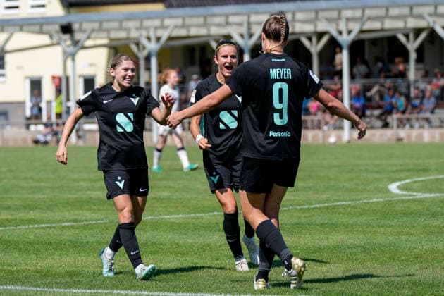 v.li.: Sarah Klotz (Viktoria, 2), Laura Casanovas Diaz (Viktoria, 53), Torschützin Christin Meyer (Viktoria, 9), Spielerinnen vom FC Viktoria Berlin, jubeln über das Tor zum 0:2, Jubel, Torjubel, Torerfolg, celebrate the goal, goal, celebration, jubelt ueber das Tor, Freuen, Freude, freut sich, optimistisch, positiv, Spielszene, Highlight, Action, Aktion, 02.08.2026, St. Leon-Rot (Deutschland), Fussball, 2. Frauen-Bundesliga, TSG 1899 Hoffenheim U20 - FC Viktoria Berlin, DFB DFL REGULATIONS PROHIBIT ANY USE OF PHOTOGRAPHS AS IMAGE SEQUENCES AND OR QUASI-VIDEO. *** From left: Sarah Klotz (Viktoria), 2; Laura Casanovas Diaz (Viktoria), 53; goal scorer Christin Meyer (Viktoria), 9; players from FC Viktoria Berlin celebrate the goal that made the score 0–2, Celebration, goal celebration, scoring a goal, celebrate the goal, goal, celebration, celebrating the goal, joy, happiness, happy, optimistic, positive, game scene, highlight, action, 02 08 2026, St. Leon-Rot, Germany, soccer, Women’s Bundesliga 2, TSG 1899 Hoffenheim U20 vs. FC Viktoria Berlin, DFB and DFL regulations prohibit any use of photographs as image sequences and or quasi-video xozx