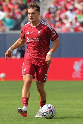CHICAGO, IL - AUGUST 02: Florian Wirtz 7 of Liverpool FC brings the ball up field during a friendly match between Liverpool FC and Leeds United on August 2, 2026 at Soldier Field in Chicago, Illinois.(Photo by Melissa Tamez Icon Sportswire) SOCCER: AUG 02 Leeds United v Liverpool EDITORIAL USE ONLY Icon260802005