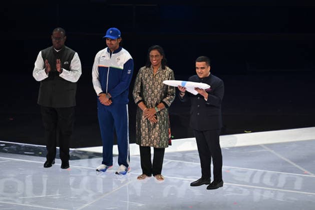 COM26 CLOSING CEREMONY, The Commonwealth Games flag is handed over to an Indian delegation from Amdavad during the Closing Ceremony of the Glasgow 2026 Commonwealth Games at The Hydro in Glasgow, Scotland, Sunday, August 2, 2026. ( NO ARCHIVING, EDITORIAL USE ONLY GLASGOW UNITED KINGDOM  Copyright: xLUKASxCOCHx 20260803171762748911