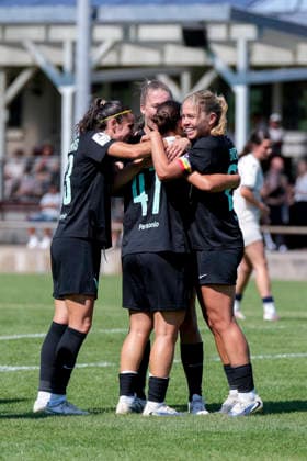 v.li.: Laura Casanovas Diaz (Viktoria, 53), Christin Meyer (Viktoria, 9), Torschützin Leyila Aydin (Viktoria, 47), Nina Ehegötz (Viktoria, 29, Kapitänin), Spielerinnen vom FC Viktoria Berlin, jubeln über das Tor zum 1:3, Jubel, Torjubel, Torerfolg, celebrate the goal, goal, celebration, jubelt ueber das Tor, Freuen, Freude, freut sich, optimistisch, positiv, Spielszene, Highlight, Action, Aktion, 02.08.2026, St. Leon-Rot (Deutschland), Fussball, 2. Frauen-Bundesliga, TSG 1899 Hoffenheim U20 - FC Viktoria Berlin, DFB DFL REGULATIONS PROHIBIT ANY USE OF PHOTOGRAPHS AS IMAGE SEQUENCES AND OR QUASI-VIDEO. *** From left: Laura Casanovas Diaz Viktoria, 53; Christin Meyer Viktoria, 9; goal scorer Leyila Aydin Viktoria, 47; Nina Ehegötz Viktoria, 29, captain, players from FC Viktoria Berlin, celebrate the goal that made the score 1–3, celebration, goal celebration, scoring a goal, celebrating the goal, goal, celebration, cheering over the goal, joy, happiness, happy, optimistic, positive, game scene, highlight, action, 02 08 2026, St. Leon-Rot, Germany, soccer, Women’s Bundesliga 2, TSG 1899 Hoffenheim U20 vs. FC Viktoria Berlin, DFB and DFL regulations prohibit any use of photographs as image sequences and or quasi-video xozx