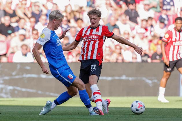 2026-08-02 PSV v AZ Alkmaar - Dutch Eredivisie Johan Cruijff Schaal EINDHOVEN, NETHERLANDS - AUGUST 2: Billy van Duijl of AZ Alkmaar, Sven Mijnans of PSV during the Dutch Eredivisie Johan Cruijff Schaal match between PSV and AZ Alkmaar at Philips Stadion on August 2, 2026 in Eindhoven, Netherlands. Eindhoven Philips Stadion Netherlands Content not available for redistribution in The Netherlands directly or indirectly through any third parties. Copyright: xBenxGalx
