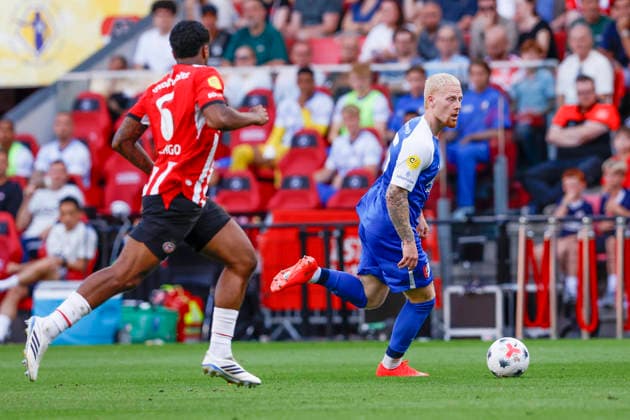 2026-08-02 PSV v AZ Alkmaar - Dutch Eredivisie Johan Cruijff Schaal EINDHOVEN, NETHERLANDS - AUGUST 2: Ryan Flamingo of PSV, Mexx Meerdink of AZ Alkmaar during the Dutch Eredivisie Johan Cruijff Schaal match between PSV and AZ Alkmaar at Philips Stadion on August 2, 2026 in Eindhoven, Netherlands. Eindhoven Philips Stadion Netherlands Content not available for redistribution in The Netherlands directly or indirectly through any third parties. Copyright: xBenxGalx