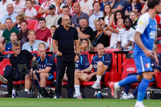 2026-08-02 PSV v AZ Alkmaar - Dutch Eredivisie Johan Cruijff Schaal EINDHOVEN, NETHERLANDS - AUGUST 2: head coach Peter Bosz of PSV during the Dutch Eredivisie Johan Cruijff Schaal match between PSV and AZ Alkmaar at Philips Stadion on August 2, 2026 in Eindhoven, Netherlands. Eindhoven Philips Stadion Netherlands Content not available for redistribution in The Netherlands directly or indirectly through any third parties. Copyright: xBenxGalx