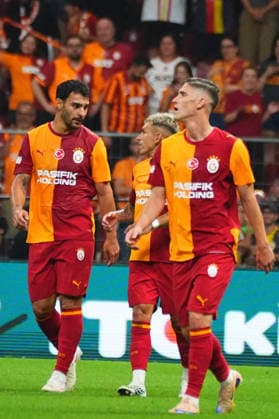 ISTANBUL, TURKEY - AUGUST 2: Kaan Aynan (L) and Lucas Torreira of Galatasaray during the during the pre-season friendly match between Galatasaray SK and Rennes at Rams Park Stadium on August 2, 2026 in Istanbul, Turkey. Istanbul Turkey Copyright: xSeskimphotox GSaray-Rennes-020826 (10)