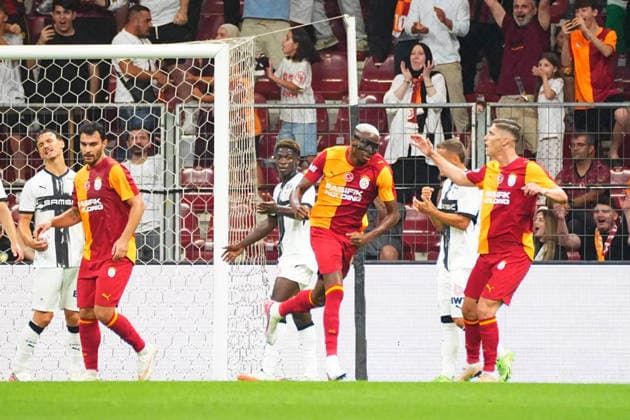 ISTANBUL, TURKEY - AUGUST 2: Victor Osimhen (45) of Galatasaray celebrates after scoring the first goal of his team with teammates during the during the pre-season friendly match between Galatasaray SK and Rennes at Rams Park Stadium on August 2, 2026 in Istanbul, Turkey. Istanbul Turkey Copyright: xSeskimphotox GSaray-Rennes-020826 (2)