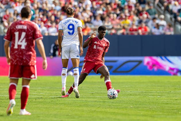 Football - Pre-Season - Liverpool FC v Leeds United FC CHICAGO, USA - Sunday, August 2, 2026: Liverpool s Mor Talla Ndiaye during a pre-season friendly match between Liverpool FC and Leeds United at Soldier Field. (Photo by David Rawcliffe Propaganda) CHICAGO Endeavor Health Performance Cent ILLINOIS UNITED STATES OF AMERICA  Copyright: xDavidxRawcliffex P2026-08-02-Liverpool_Leeds-156