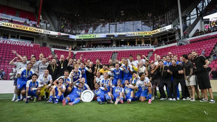 EINDHOVEN - Players of AZ Alkmaar celebrate the victory after the 30th edition of the Johan Cruyff Shield between PSV Eindhoven and AZ Alkmaar at the Phillips Stadium on August 2, 2026, in Eindhoven, the Netherlands. TOBIAS KLEUVER ANP Johan Cruijff Shield 2026 27 xVIxANPxSportx xxANPxIVx 564781117 originalFilename: 564781117.jpg