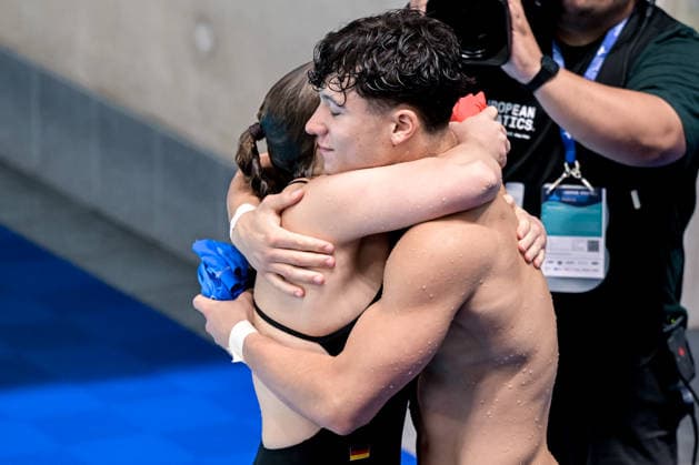 Luis Carlo Avila Sanchez, Lena Corona Hentschel of Germany celebrate after winning the bronze medal in the diving 3m Springboard Synchro Mixed Final during the European Aquatics Championships at the Olympic Aquatic Center in Paris (France), August 2, 2026. Giorgio Scala DBM - Deepbluemedia Insidefoto