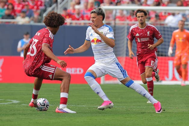 CHICAGO, IL - AUGUST 02: Tarik MuharemoviÄ‡ 5 of Leeds United in action during a friendly match between Liverpool FC and Leeds United on August 2, 2026 at Soldier Field in Chicago, Illinois.(Photo by Melissa Tamez Icon Sportswire) SOCCER: AUG 02 Leeds United v Liverpool EDITORIAL USE ONLY Icon260802010