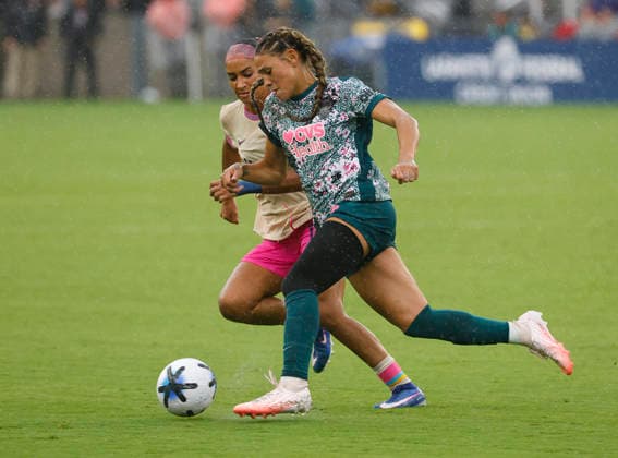 August 2, 2026: Washington Spirit Midfielder 2 Trinity Rodman works to get past San Diego Wave FC Midfielder 16 Mimi Van Zanten during a NWSL soccer match between the Washington Spirit and the San Diego Wave FC at Audi Field in Washington DC. CSM Washington Dc United States of America - ZUMAc04_ 20260802_zma_c04_004 Copyright: xJustinxCooperx