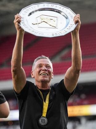 EINDHOVEN - AZ Alkmaar coach Lee-Roy Echteld celebrates the victory after the 30th edition of the Johan Cruyff Shield between PSV Eindhoven and AZ Alkmaar at the Phillips Stadium on August 2, 2026, in Eindhoven, the Netherlands. TOBIAS KLEUVER ANP Johan Cruijff Shield 2026 27 xVIxANPxSportx xxANPxIVx 564782240 originalFilename: 564782240.jpg