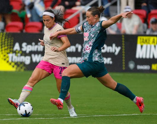 August 2, 2026: Washington Spirit Defender 9 Tara Rudd lunges to stop a pass from San Diego Wave FC Midfielder 22 Lia Godfrey during a NWSL soccer match between the Washington Spirit and the San Diego Wave FC at Audi Field in Washington DC. CSM Washington Dc United States of America - ZUMAc04_ 20260802_zma_c04_026 Copyright: xJustinxCooperx