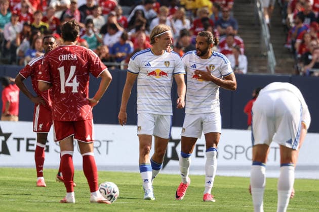 CHICAGO, USA - August 2: Dominic Calvert-Lewin (9 Leeds United) speaks with Sebastiaan Bornauw (33 Leeds United) during the club friendly game between Liverpool F.C. and Leeds Unites F.C. at Soldier Field on Sunday, August 2 in Chicago, USA  Copyright: xShainaxBenhiyoun SPPx Sportspressphoto_SPR199804