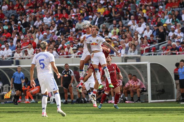 CHICAGO, USA - August 2: Ethan Ampadu (4 Leeds United) and Joe Rodon (6 Leeds United) head the ball during the club friendly game between Liverpool F.C. and Leeds Unites F.C. at Soldier Field on Sunday, August 2 in Chicago, USA  Copyright: xShainaxBenhiyoun SPPx Sportspressphoto_SPR199832