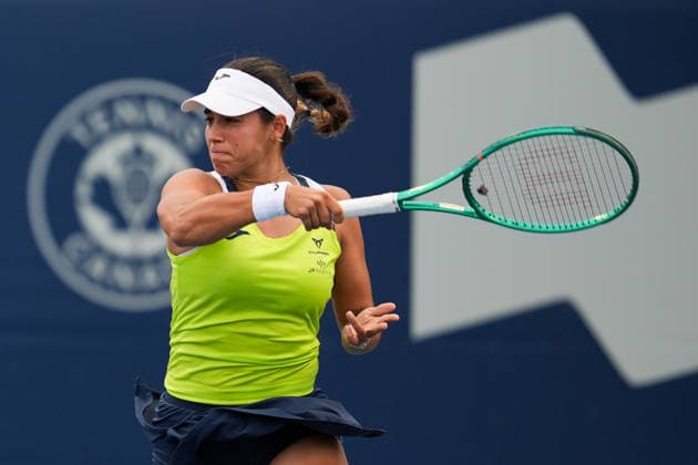 WTA, Tennis Damen Masters 1000 National Bank Open Toronto 2026 - Round of 128 - Day 1 Jessica Bouzas Maneiro of Spain plays a forehand against Ariana Arseneault of Canada during the Women™s Singles round of 128 match on day 1 of the WTA Masters 1000 National Bank Open at Sobeys Stadium. on August 2, 2026 in Toronto, Canada. (Photo by Leonardo Ramirez Eyepix Group) Copyright: xLeonardoxRamirezx xEyepixxGroupx LR02082026-03191