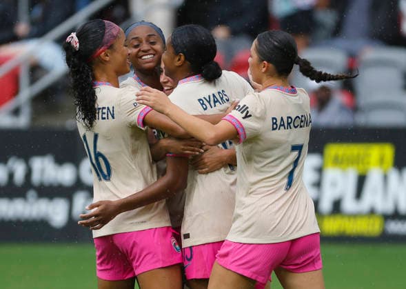 NWSL 2026 Washington Spirit Vs San Diego Wave FC AUG 02 August 2, 2026: The San Diego Wave FC celebrate a goal with San Diego Wave FC Midfielder 22 Lia Godfrey during a NWSL soccer match between the Washington Spirit and the San Diego Wave FC at Audi Field in Washington DC. Justin Cooper CSM (Credit Image: Â Justin Cooper Cal Media) Washington Dc District Of Columbia United States of America EDITORIAL USE ONLY Copyright: xx ZUMA-20260802_zma_c04_001.jpg JustinxCooperx csmphotothree508496