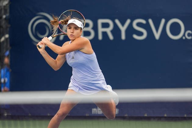 WTA, Tennis Damen Masters 1000 National Bank Open Toronto 2026 - Round of 128 - Day 1 Camila Osorio of Colombia hits a two-handed backhand against Lucrezia Stefanini of Italy during the Women™s Singles round of 128 match on day 1 of the WTA Masters 1000 National Bank Open at Sobeys Stadium. on August 2, 2026 in Toronto, Canada. (Photo by Leonardo Ramirez Eyepix Group) Copyright: xLeonardoxRamirezx xEyepixxGroupx LR02082026-04777