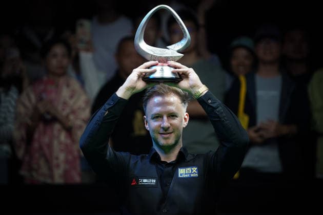 SHANGHAI, CHINA - AUGUST 02: Judd Trump of England celebrates with the trophy after winning the Final match against Kyren Wilson of England on Day 7 of the 2026 Snooker Shanghai Masters at Luwan Gymnasium on August 2, 2026 in Shanghai, China.  Copyright: xTaixChengzhex 111657774408