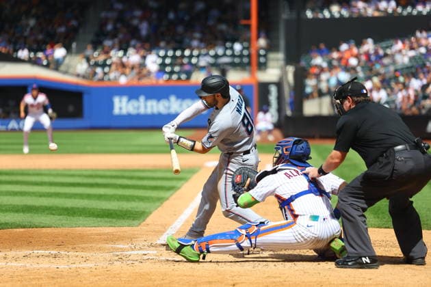 MLB, Baseball Herren, USA Miami Marlins Vs. New York Mets Miami Marlins player Joe Mack 80 hits a solo home run during the fifth inning of a baseball game against the New York Mets at Citi Field in Flushing, New York, on August 2, 2026. Flushing N.Y. United States  Copyright: xGordonxDonovanx originalFilename:donovan-mlbmiami260802_npHdY.jpg