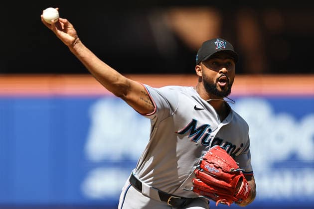 MLB, Baseball Herren, USA Miami Marlins Vs. New York Mets Miami Marlins starting pitcher Sandy Alcantara 22 throws during the fifth inning of a baseball game against the New York Mets at Citi Field in Flushing, New York, on August 2, 2026. Flushing N.Y. United States  Copyright: xGordonxDonovanx originalFilename:donovan-mlbmiami260802_np5cm.jpg