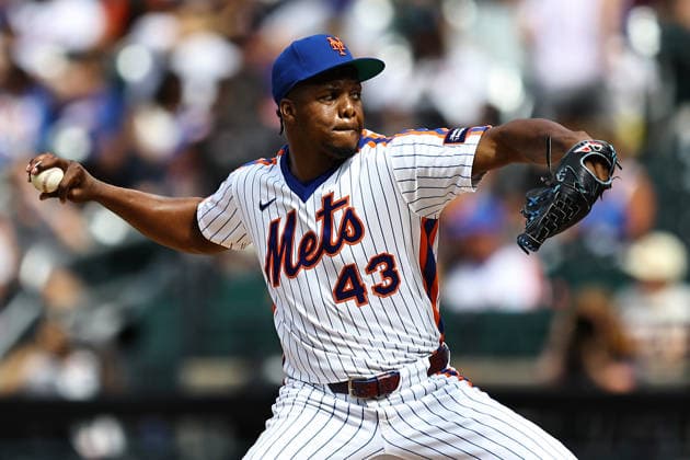 MLB, Baseball Herren, USA Miami Marlins Vs. New York Mets New York Mets relief pitcher Huascar Brazoban, number 43, throws during the eighth inning of a baseball game against the Miami Marlins at Citi Field in Flushing, New York, on August 2, 2026. Flushing N.Y. United States  Copyright: xGordonxDonovanx originalFilename:donovan-mlbmiami260802_npJbJ.jpg