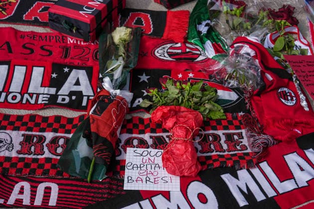Tifosi in coda per rendere omaggio a Franco Baresi, presso la sede della societÃ Casa Milan, Milano (Italy) August 3, 2026 (Photo Claudio Furlan LaPresse) Fans queuing to pay their respects to Franco Baresi at the Casa Milan club headquarters, Milan (Italy), 3 August 2026 (Photo: Claudio Furlan LaPresse)  Copyright: xClaudioxFurlan LaPressex