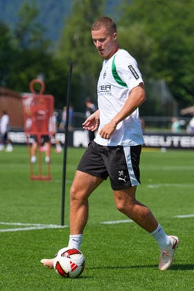 03.08.2026, xydrx, Fußball, Trainingslager, Borussia Mönchengladbach, Saison 2026 2027, Stadion am Birkenmoos: Nico Elvedi (Borussia Moenchengladbach, 30) DFB regulations prohibit any use of photographs as image sequences and or quasi-video. *** August 3, 2026, xydrx, soccer, training camp, Borussia Mönchengladbach, 2026–2027 season, Stadion am Birkenmoos, Nico Elvedi, Borussia Mönchengladbach, 30. DFB regulations prohibit any use of photographs as image sequences and or quasi-video. Copyright: HMBxMedia YannisxDreimann
