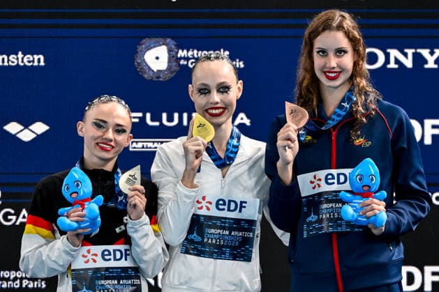 Klara Bleyer of Germany, silver, Vasilina Khandoshka Neutral Athlete A, gold, Iris Tio Casas of Spain, bronze attend the medal ceremony of the artistic swimming Solo Free Women Final during the European Aquatics Championships at the Olympic Aquatic Center in Paris (France), August 3, 2026. Andrea Masini Deepbluemedia Insidefoto
