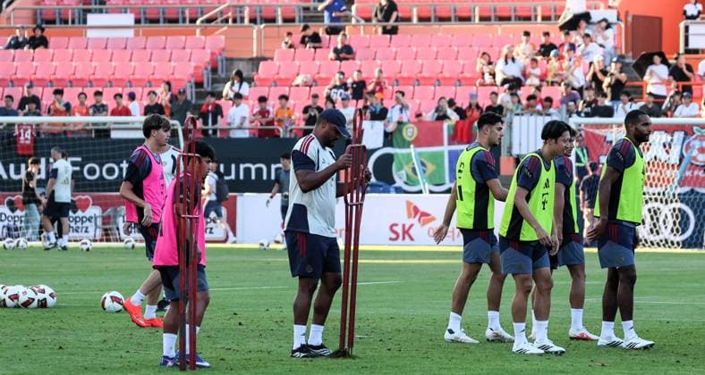 SKO, Vincent Kompany (FC Bayern Muenchen), Trainer, Oeffentliches Training FC Bayern Muenchen vor dem Testspiel bei Jeju SK, Saison 2026-27, 03.08.2026 Bayern Muenchen Suedkorea *** SKO, Vincent Kompany, FC Bayern Munich, Coach, FC Bayern Munich Open Practice Ahead of Friendly Match Against Jeju SK, 2026–27 Season, March 8, 2026, Bayern Munich, South Korea Copyright: xEibner-Pressefotox EP_JNL