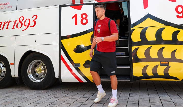 03.08.2026, Deutschland, Grassau, Fußball Bundesliga, Saison 2026 2027, Trainingslager VfB Stuttgart, Ermedin Demirovic *** August 3, 2026, Germany, Grassau, Bundesliga, 2026–2027 Season, VfB Stuttgart Training Camp, Ermedin Demirovic