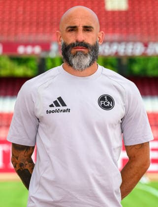 30.07.2026 - 1. FC Nürnberg FCN ( Club ) - 2. Fussball Bundesliga BL - Saison 2026 2027 - Fototermin Porträttermin Vorstellung Präsentation Pressetermin - - xwoxzix - Einzelbild Einzelfoto Portrait Porträt Kopfbild - Javier Pinola (Co-Trainer 1. FC Nürnberg FCN ) *** July 30, 2026 1 FC Nuremberg FCN Club 2 Soccer Bundesliga BL 2026–2027 Season Photo Shoot Portrait Session Introduction Presentation Press Conference xwoxzix Single Image Individual Photo Portrait Headshot Javier Pinola Assistant Coach 1 FC Nuremberg FCN