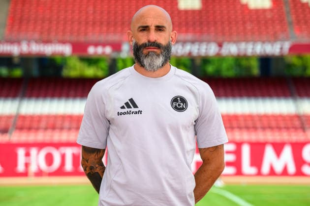 30.07.2026 - 1. FC Nürnberg FCN ( Club ) - 2. Fussball Bundesliga BL - Saison 2026 2027 - Fototermin Porträttermin Vorstellung Präsentation Pressetermin - - xwoxzix - Einzelbild Einzelfoto Portrait Porträt Kopfbild - Javier Pinola (Co-Trainer 1. FC Nürnberg FCN ) *** July 30, 2026 1 FC Nuremberg FCN Club 2 Soccer Bundesliga BL 2026–2027 Season Photo Shoot Portrait Session Introduction Presentation Press Conference xwoxzix Single Image Individual Photo Portrait Headshot Javier Pinola Assistant Coach 1 FC Nuremberg FCN