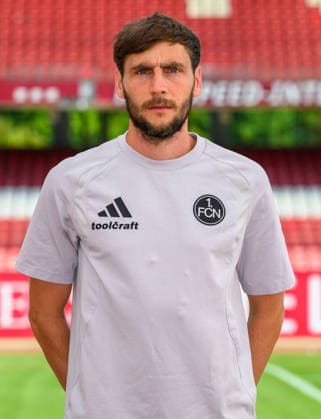 30.07.2026 - 1. FC Nürnberg FCN ( Club ) - 2. Fussball Bundesliga BL - Saison 2026 2027 - Fototermin Porträttermin Vorstellung Präsentation Pressetermin - - xwoxzix - Einzelbild Einzelfoto Portrait Porträt Kopfbild - Matthias Kreutzer ( Co-Trainer 1. FC Nürnberg FCN ) *** July 30, 2026 1 FC Nuremberg FCN Club 2 Soccer Bundesliga BL 2026–2027 Season Photo Shoot Portrait Session Introduction Presentation Press Conference xwoxzix Single Image Individual Photo Portrait Headshot Matthias Kreutzer Assistant Coach 1 FC Nuremberg FCN