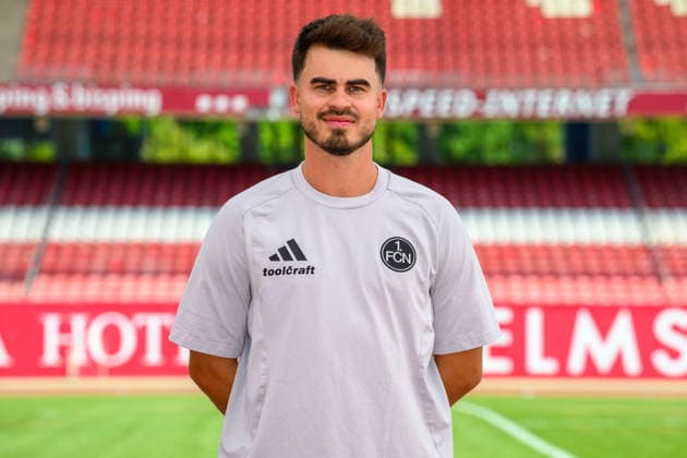30.07.2026 - 1. FC Nürnberg FCN ( Club ) - 2. Fussball Bundesliga BL - Saison 2026 2027 - Fototermin Porträttermin Vorstellung Präsentation Pressetermin - - xwoxzix - Einzelbild Einzelfoto Portrait Porträt Kopfbild - Dominik Tekeser (Übergangstrainer 1. FC Nürnberg FCN ) *** July 30, 2026 1 FC Nuremberg (FCN) Club 2 Soccer Bundesliga (BL) 2026–2027 Season Photo Op Portrait Session Introduction Presentation Press Conference xwoxzix Single Image Individual Photo Portrait Headshot Dominik Tekeser Interim Coach 1 1. FC Nuremberg (FCN)