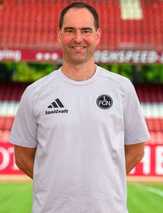 30.07.2026 - 1. FC Nürnberg FCN ( Club ) - 2. Fussball Bundesliga BL - Saison 2026 2027 - Fototermin Porträttermin Vorstellung Präsentation Pressetermin - - xwoxzix - Einzelbild Einzelfoto Portrait Porträt Kopfbild - Dr. Markus Geßlein ( Mannschaftsarzt 1. FC Nürnberg FCN ) *** July 30, 2026 1. FC Nürnberg FCN Club 2 Soccer Bundesliga BL 2026–2027 Season Photo Shoot Portrait Session Introduction Presentation Press Conference xwoxzix Single Image Individual Photo Portrait Headshot Dr. Markus Geßlein Team Doctor 1. FC Nuremberg FCN
