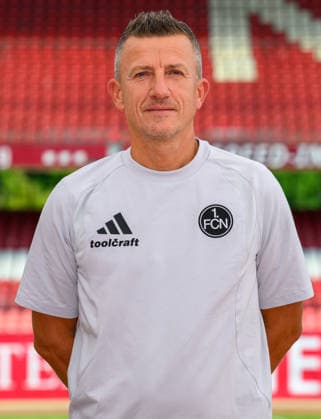 30.07.2026 - 1. FC Nürnberg FCN ( Club ) - 2. Fussball Bundesliga BL - Saison 2026 2027 - Fototermin Porträttermin Vorstellung Präsentation Pressetermin - - xwoxzix - Einzelbild Einzelfoto Portrait Porträt Kopfbild - Jens Vergers (Physiotherapeut 1. FC Nürnberg FCN ) *** July 30, 2026 1 FC Nuremberg FCN Club 2 Soccer Bundesliga BL 2026–2027 Season Photo Op Portrait Session Introduction Presentation Press Conference xwoxzix Single Image Individual Photo Portrait Headshot Jens Vergers, Physical Therapist, 1 FC Nuremberg FCN