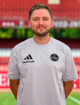 30.07.2026 - 1. FC Nürnberg FCN ( Club ) - 2. Fussball Bundesliga BL - Saison 2026 2027 - Fototermin Porträttermin Vorstellung Präsentation Pressetermin - - xwoxzix - Einzelbild Einzelfoto Portrait Porträt Kopfbild - Stephan Saupe (Zeugwart 1. FC Nürnberg FCN ) *** July 30, 2026 1 FC Nürnberg FCN Club 2 Soccer Bundesliga BL 2026–2027 Season Photo Shoot Portrait Session Introduction Presentation Press Conference xwoxzix Single Image Individual Photo Portrait Headshot Stephan Saupe Equipment Manager 1 FC Nürnberg FCN