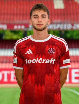 30.07.2026 - 1. FC Nürnberg FCN ( Club ) - 2. Fussball Bundesliga BL - Saison 2026 2027 - Fototermin Porträttermin Vorstellung Präsentation Pressetermin - - xwoxzix - Einzelbild Einzelfoto Portrait Porträt Kopfbild - Adam Markhiev (6, 1. FC Nürnberg FCN ) *** July 30, 2026 1 FC Nuremberg FCN Club 2 Soccer Bundesliga BL 2026–2027 Season Photo Shoot Portrait Session Introduction Presentation Press Event xwoxzix Single Image Individual Photo Portrait Headshot Adam Markhiev 6, 1 FC Nuremberg FCN