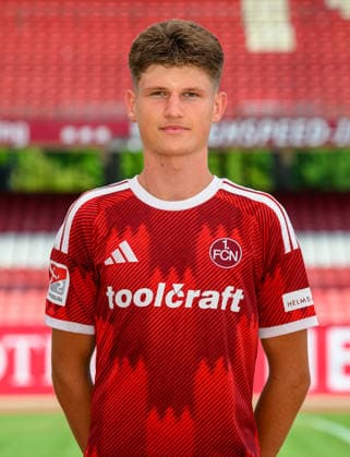 30.07.2026 - 1. FC Nürnberg FCN ( Club ) - 2. Fussball Bundesliga BL - Saison 2026 2027 - Fototermin Porträttermin Vorstellung Präsentation Pressetermin - - xwoxzix - Einzelbild Einzelfoto Portrait Porträt Kopfbild - Kristian Mandic (36, 1. FC Nürnberg FCN ) *** July 30, 2026 1 FC Nuremberg FCN Club 2 Soccer Bundesliga BL 2026–2027 Season Photo Shoot Portrait Session Introduction Presentation Press Event xwoxzix Single Image Single Photo Portrait Headshot Kristian Mandic 36, 1 FC Nuremberg FCN